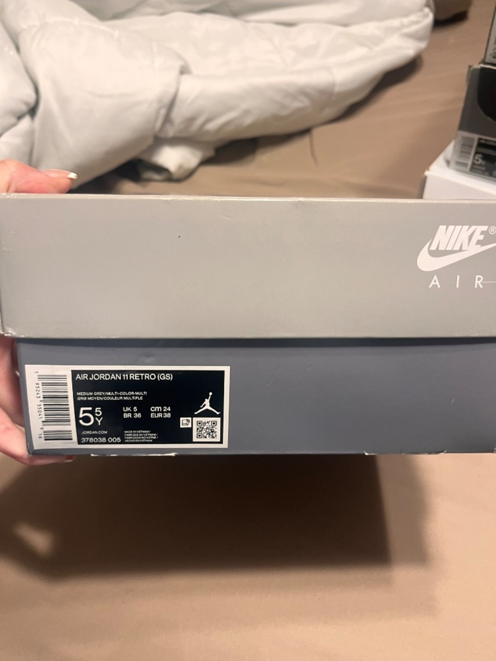 Jordan 11 - Picture 2 of 3